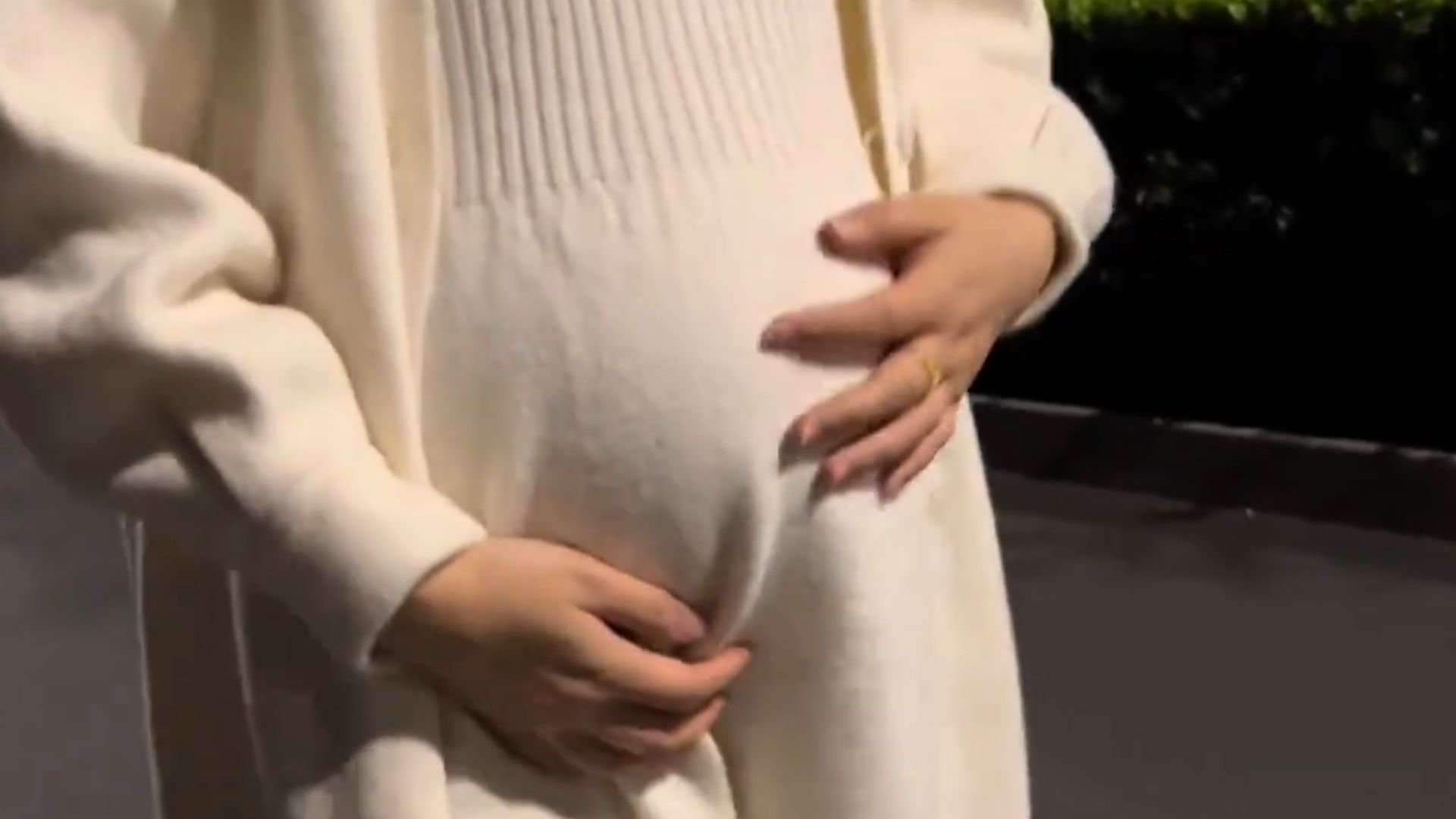 胎儿变懒竟因脐带扭转30圈，医生：孕晚期胎动异常，请立即就医