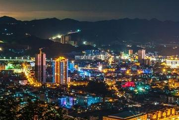 新闻推荐:龙里县火车站巷子2025年游玩指南 3个必体验与避坑技巧