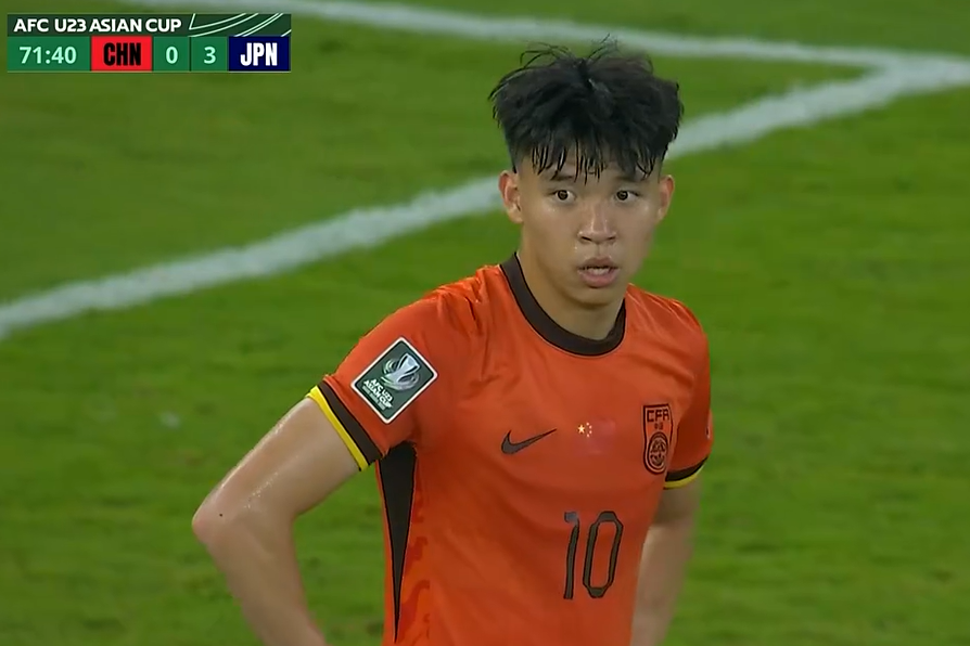 中国队丢冠仅1夜，队长赴英超！王钰栋遭批：态度有问题 基本废了