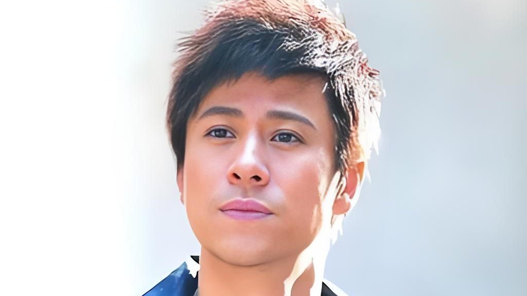 57岁解晓东近况曝光！娶美女余佳恩生下一子，如今婚姻生活很幸福