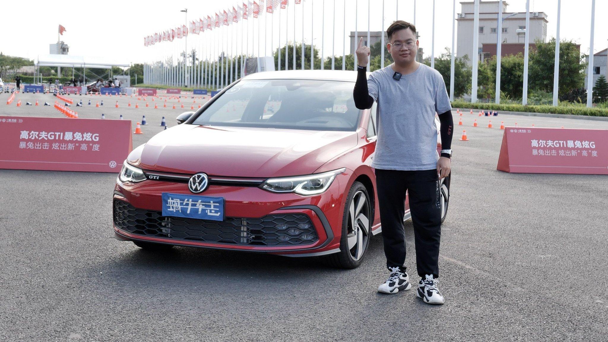 普通人赛道试驾全新高尔夫GTI！220马力前驱钢炮还值得买吗？