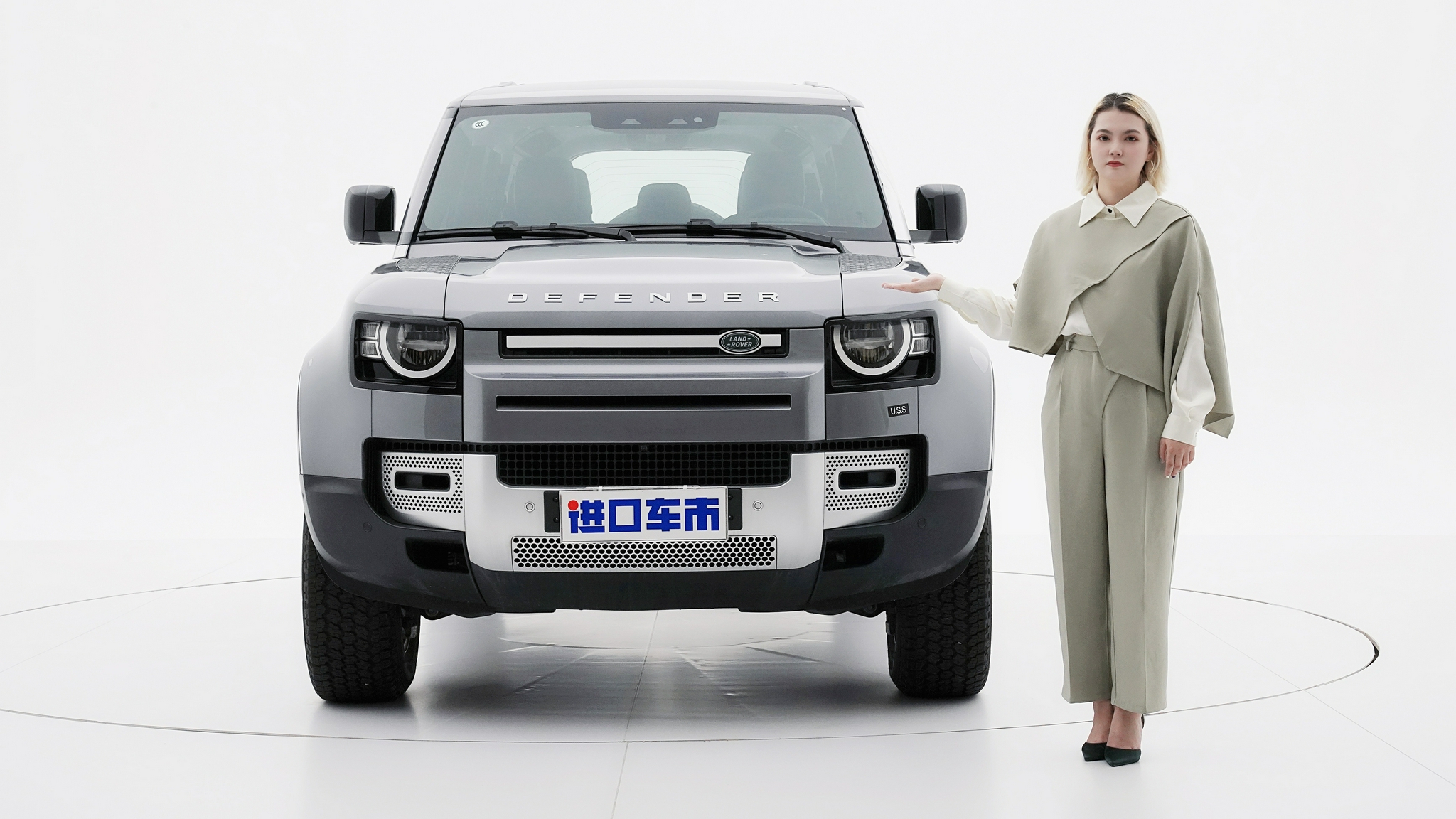 取消“大梁”还能打吗？小姐姐带你体验国六路虎卫士