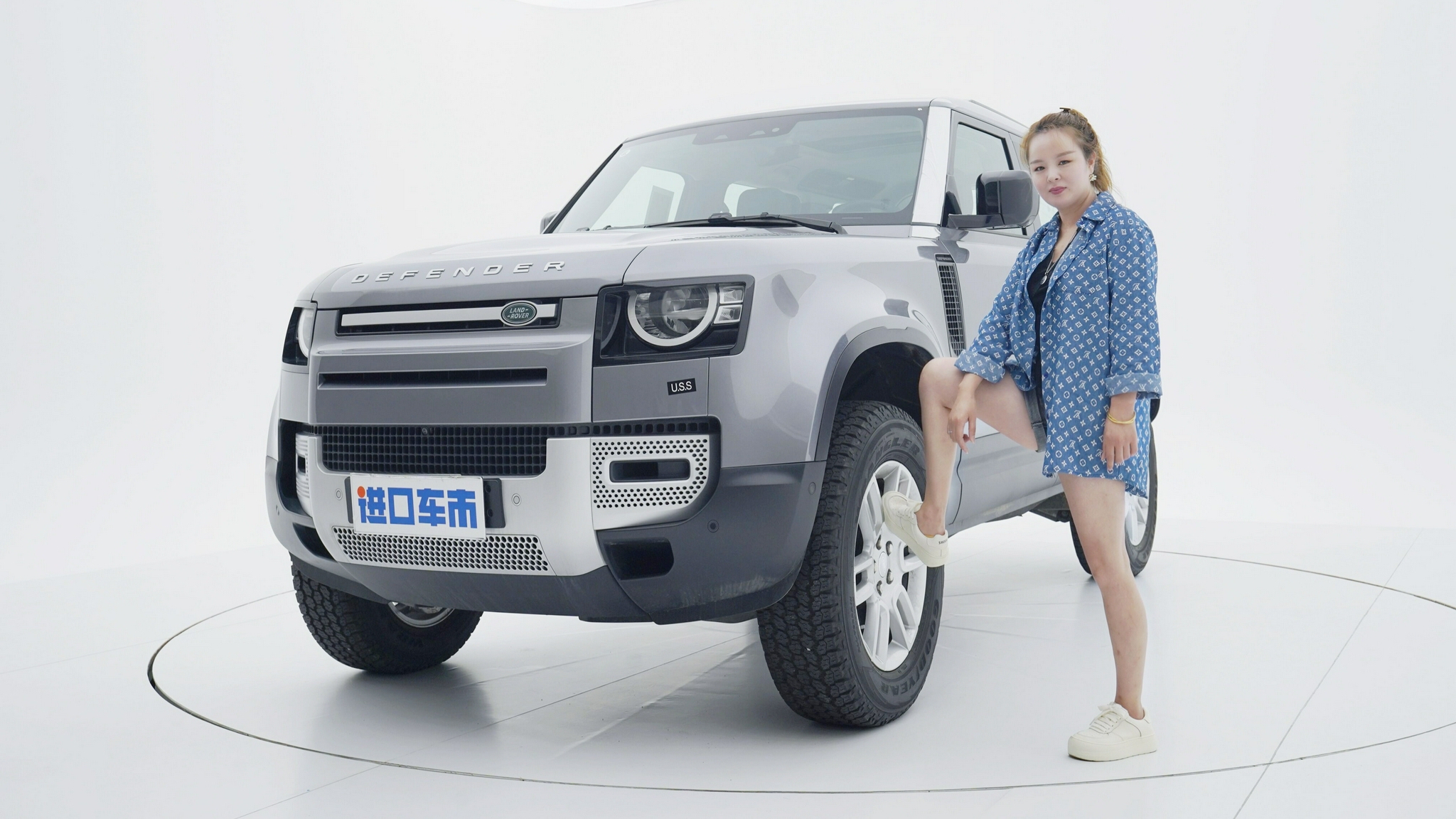 3.0 L6+48V轻混，国六路虎卫士带你玩转假期