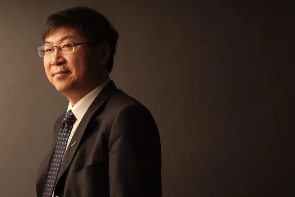 奇瑞老大突谈退休，​尹的时代最多还有5年，但接班人选仅剩TA