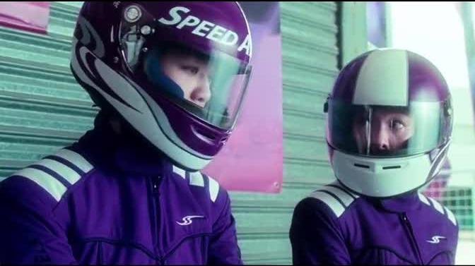 富少开兰博基尼挑衅小伙，不料小伙一脚油门下去，富少直接吃尾气