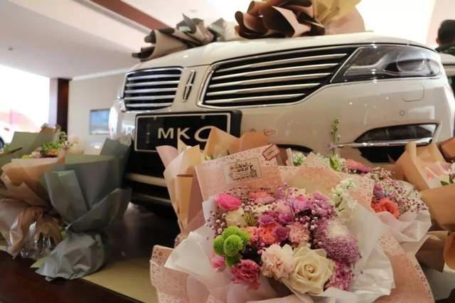 不想活在BBA阴影下，二线豪华品牌患焦虑症，女车主成救世主？