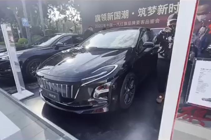 内饰大屏/后排或配座椅通风与加热 疑似红旗E111无伪实车