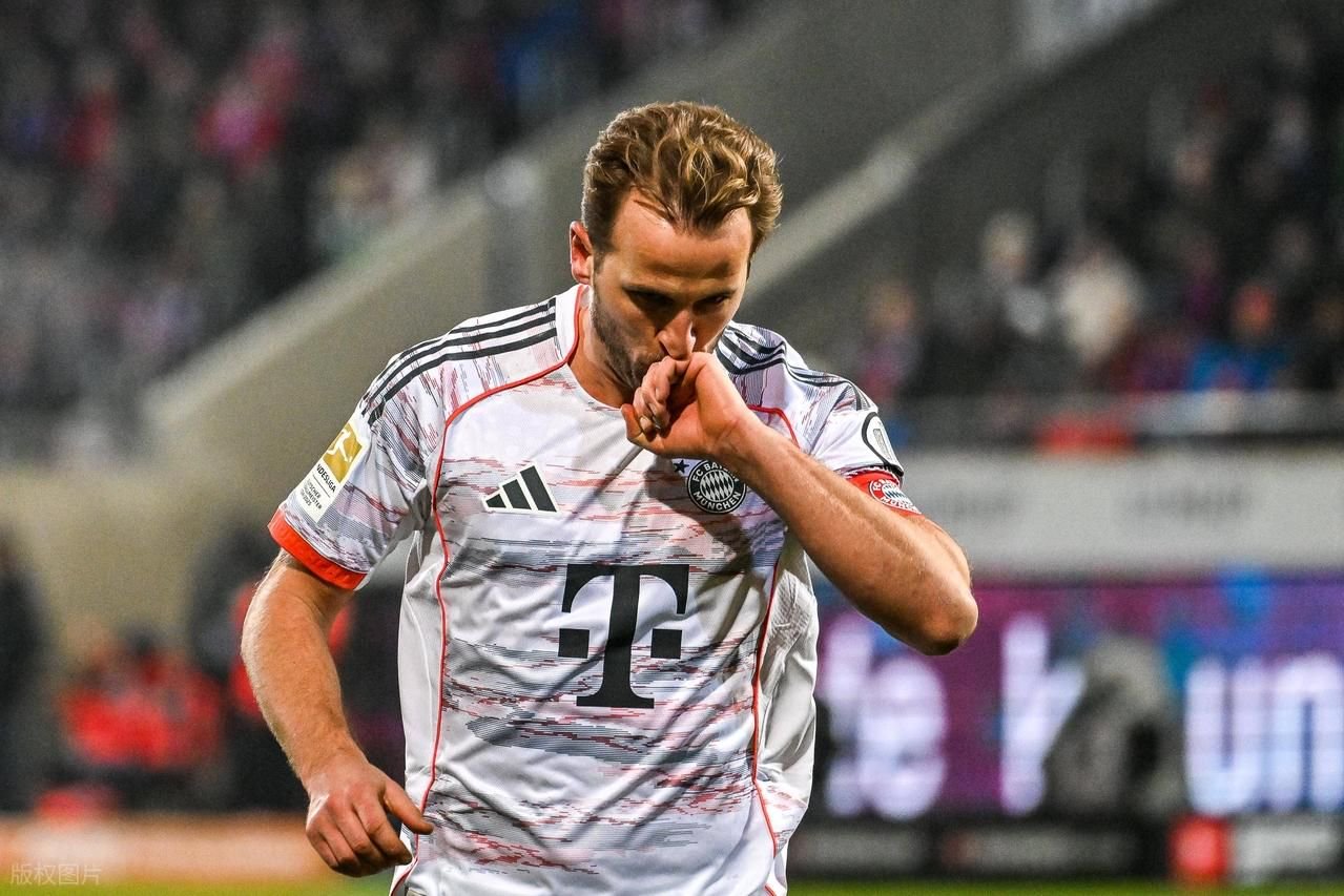 德甲最新积分战报 凯恩创纪录 拜仁大胜领先多特9分夺半程冠军