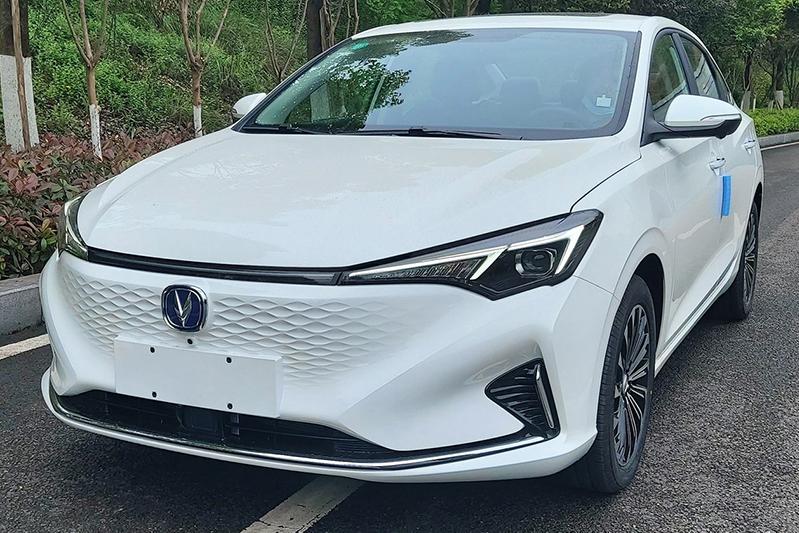 或于6月上市/续航425公里 长安逸动E-Life无伪谍照曝光