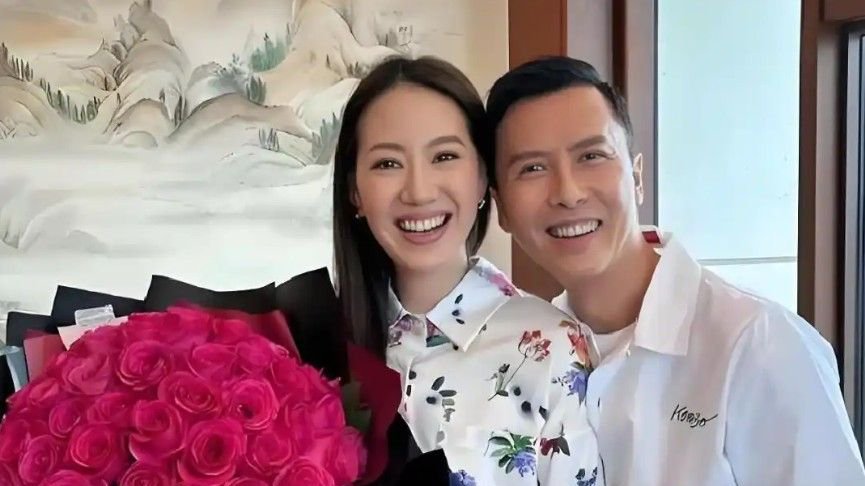 62岁甄子丹近况曝光！三婚娶小18岁美女汪诗诗，如今成为宠妻狂魔