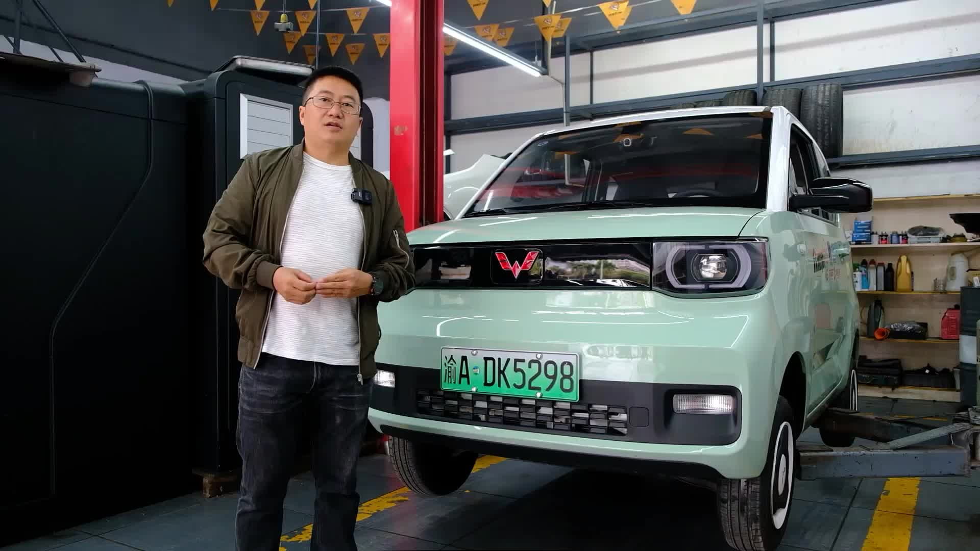 众测兄弟长测五菱宏光MINI EV，初体验之后给大家来个简单拆解