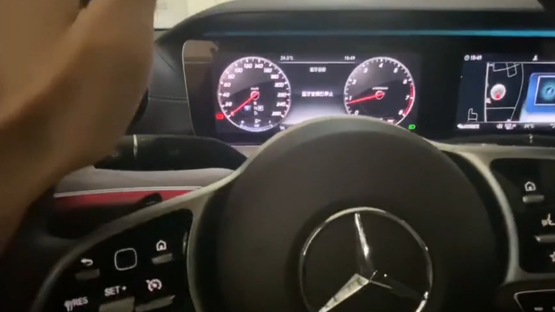 奔驰E级，新车500公里开始出现这样的问题