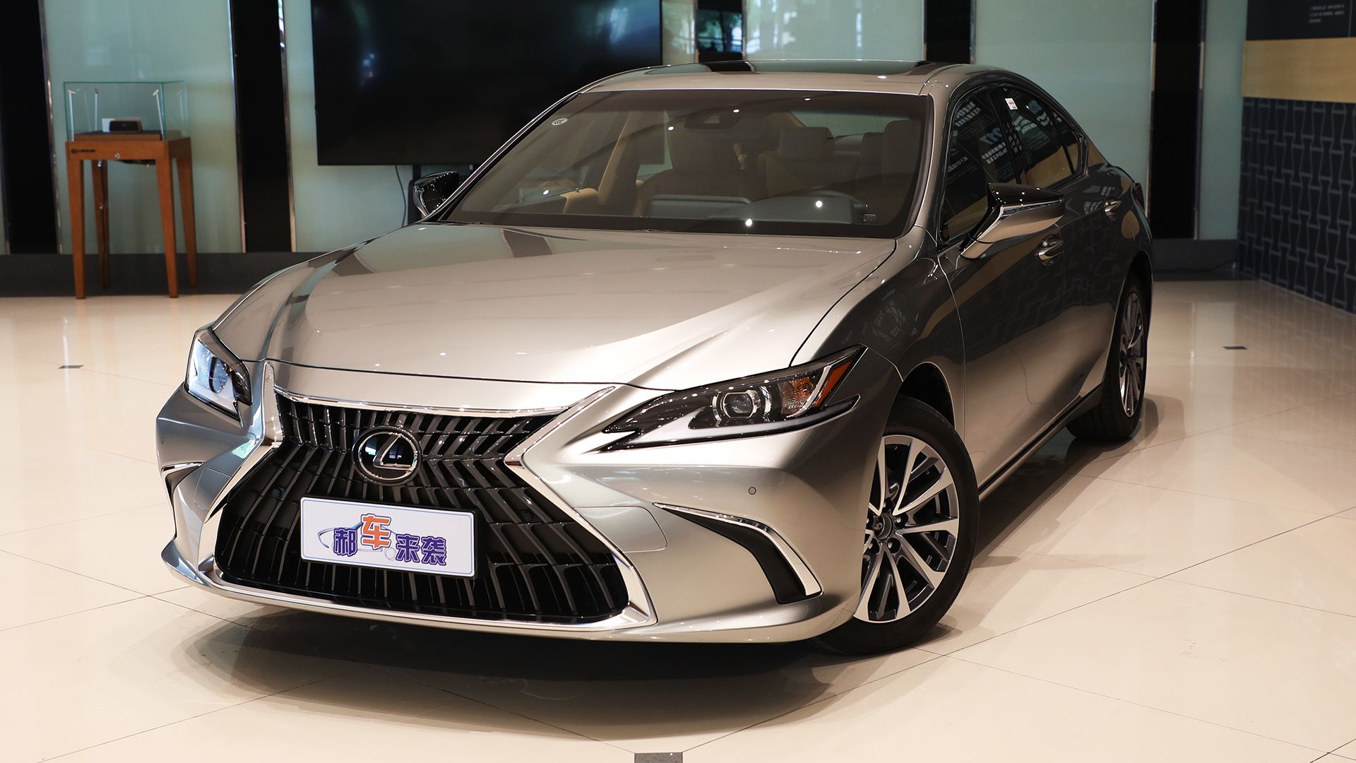 纯进口中大型豪华车，新车最高优惠4.5万？雷克萨斯ES优缺点解析