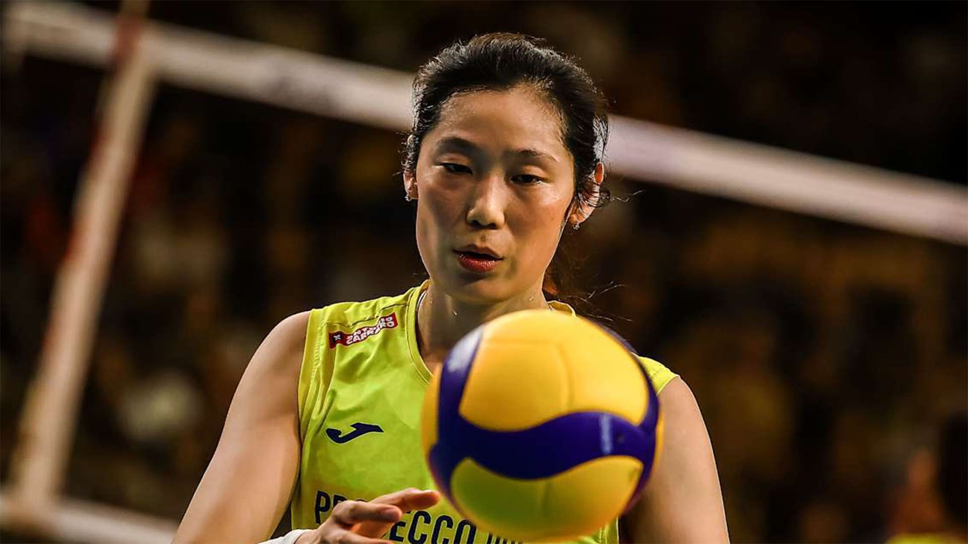 14扣12中！女排世俱杯朱婷上演全面爆发，最不可思议一球诞生了
