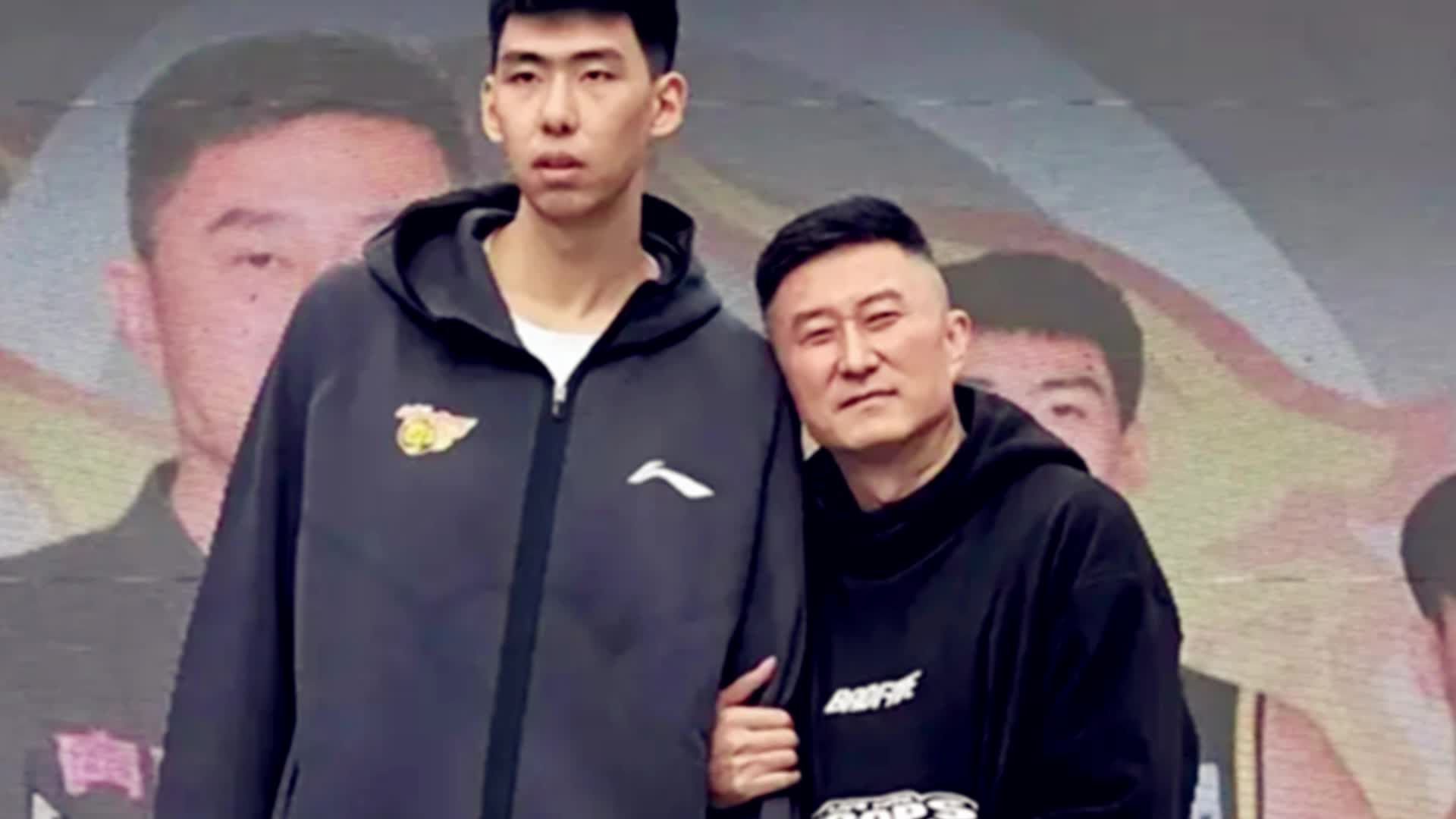 徐昕受伤始末！广东3人连续“撞击”，杜锋指导真不念师徒情