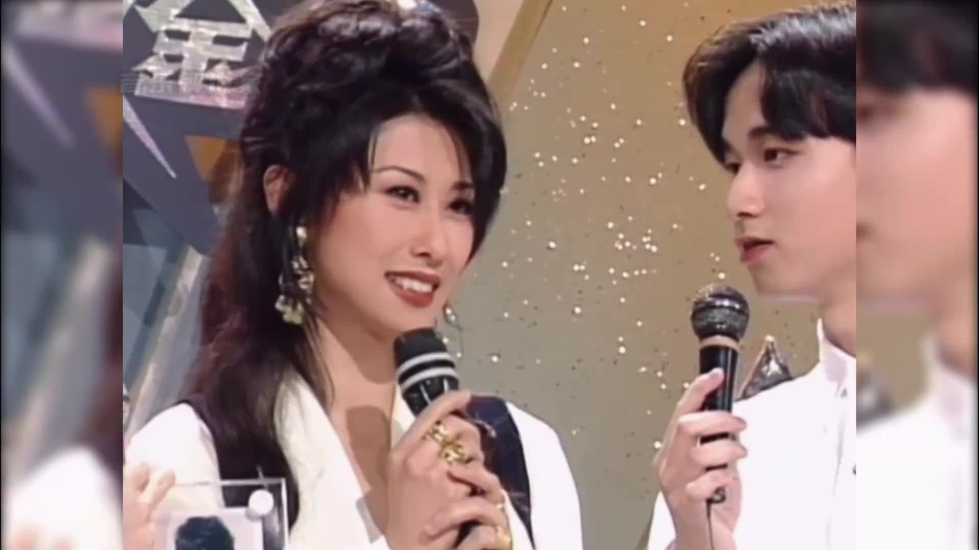 当王菲遇上叶倩文，音乐伴奏突然消失后，叶倩文声线实力强劲！