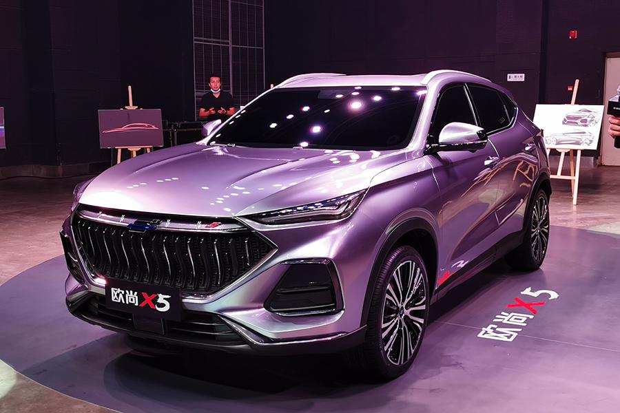 “塑光”做衣，“蓝鲸”入魂，长安欧尚X5要火