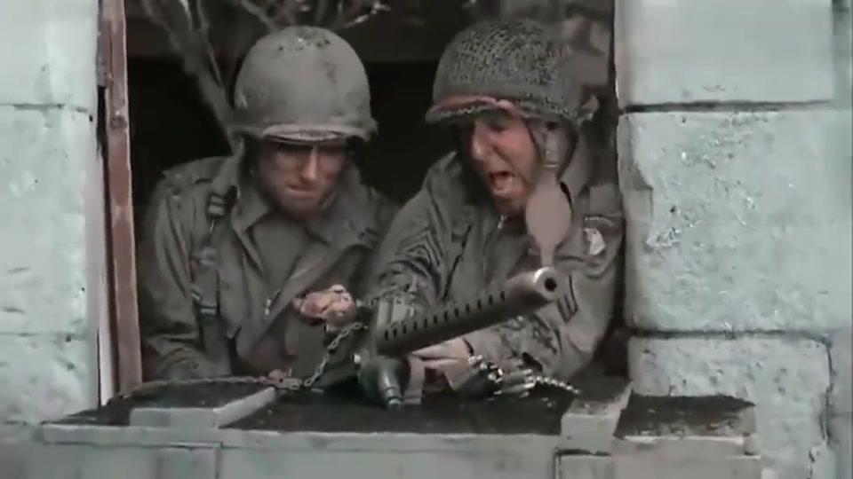 搞笑的战争:美军的机枪卡壳了,热情的德军停战帮他们