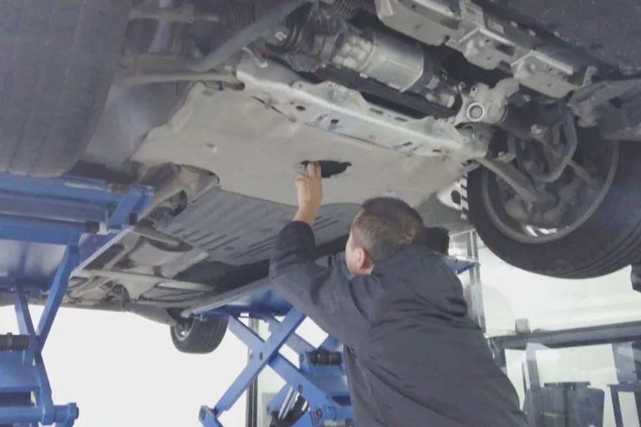 理性分析，宝马塑料油底壳到底是不是无良？