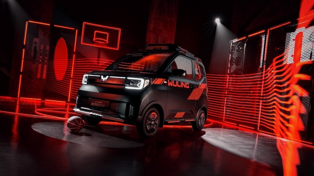 “神车”再进化，宏光MINI EV GAMEBOY官图发布