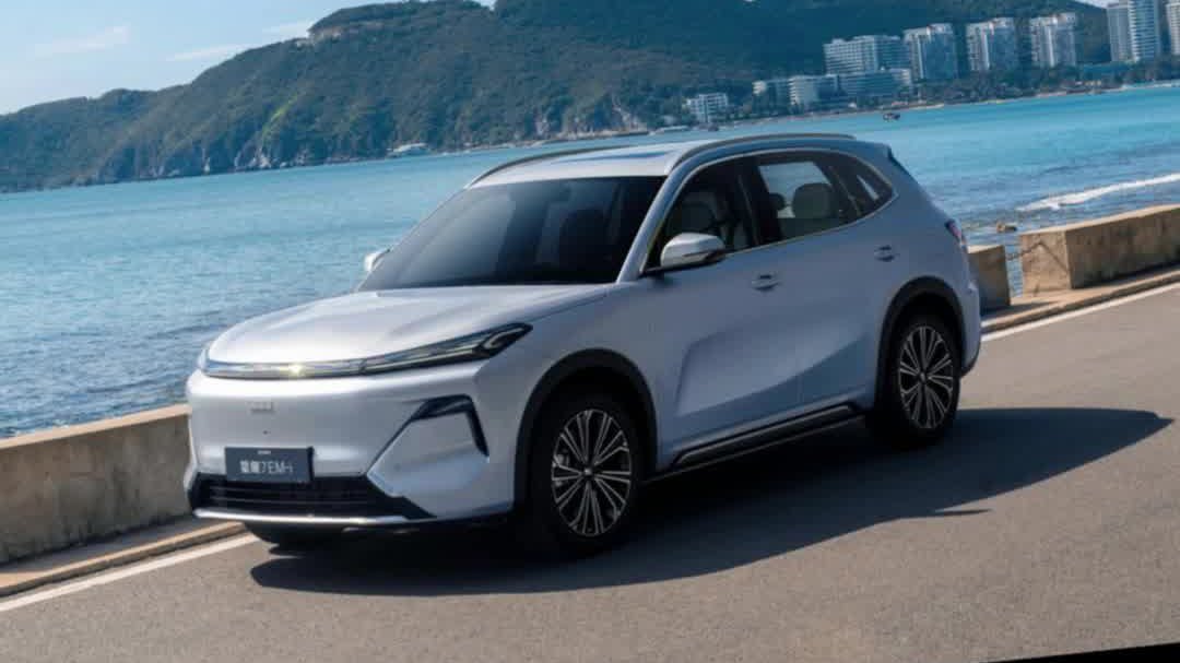 这次真的心动了 吉利银河星舰7EM-i 9.98万元起刷新插混SUV市场