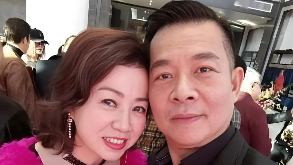 64岁唐丽球近况曝光！嫁给吴毅将恩爱23年，如今女儿比她还要漂亮