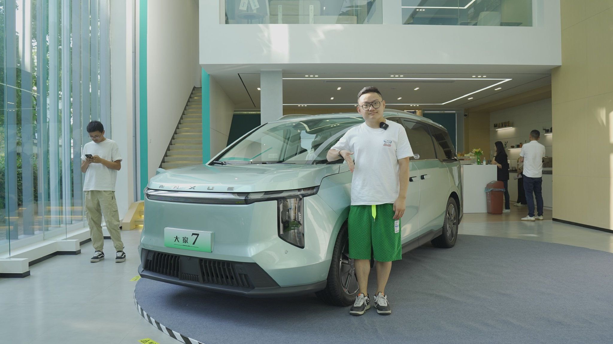 六座竟比七座更实用？到店体验纯家用MPV——上汽大通大家7