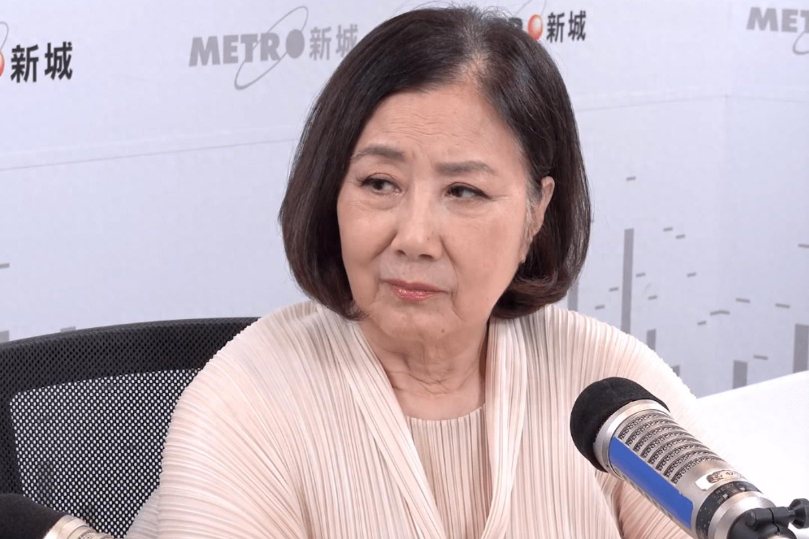 79岁汪明荃称无子女没遗憾，自曝怀孕后曾小产，有三个干女儿照顾