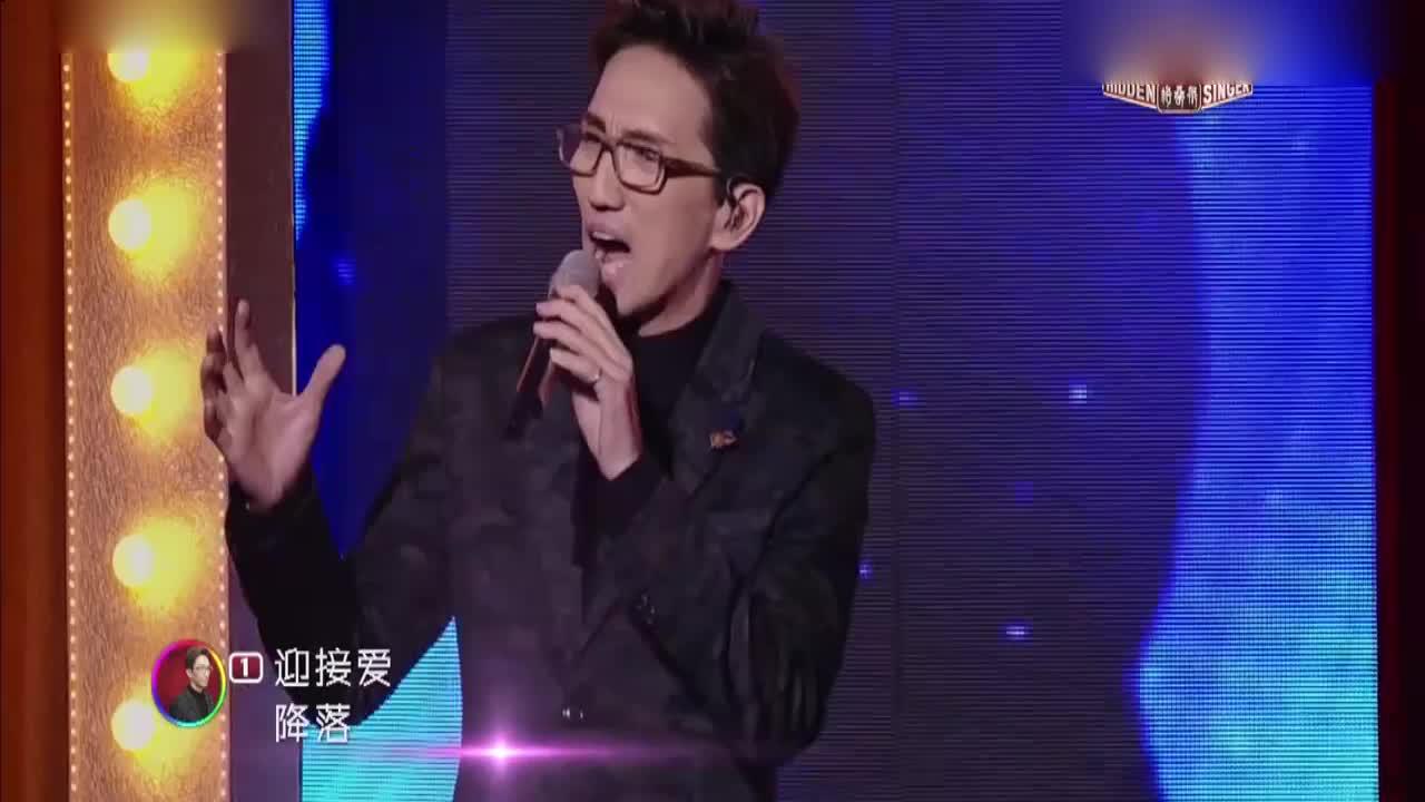 林志炫与素人合唱经典歌曲《没离开过》，两人声音居然如此搭！_1