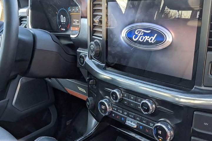 大尺寸中控屏搭配全液晶仪表盘 新款福特F-150内饰谍照曝光