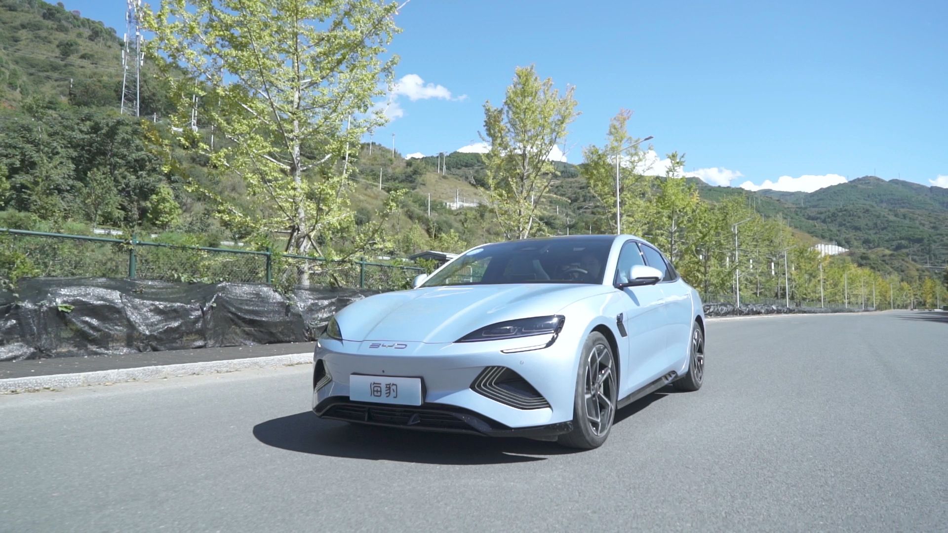 热门纯电新车，比亚迪海豹何以成为“豹”款