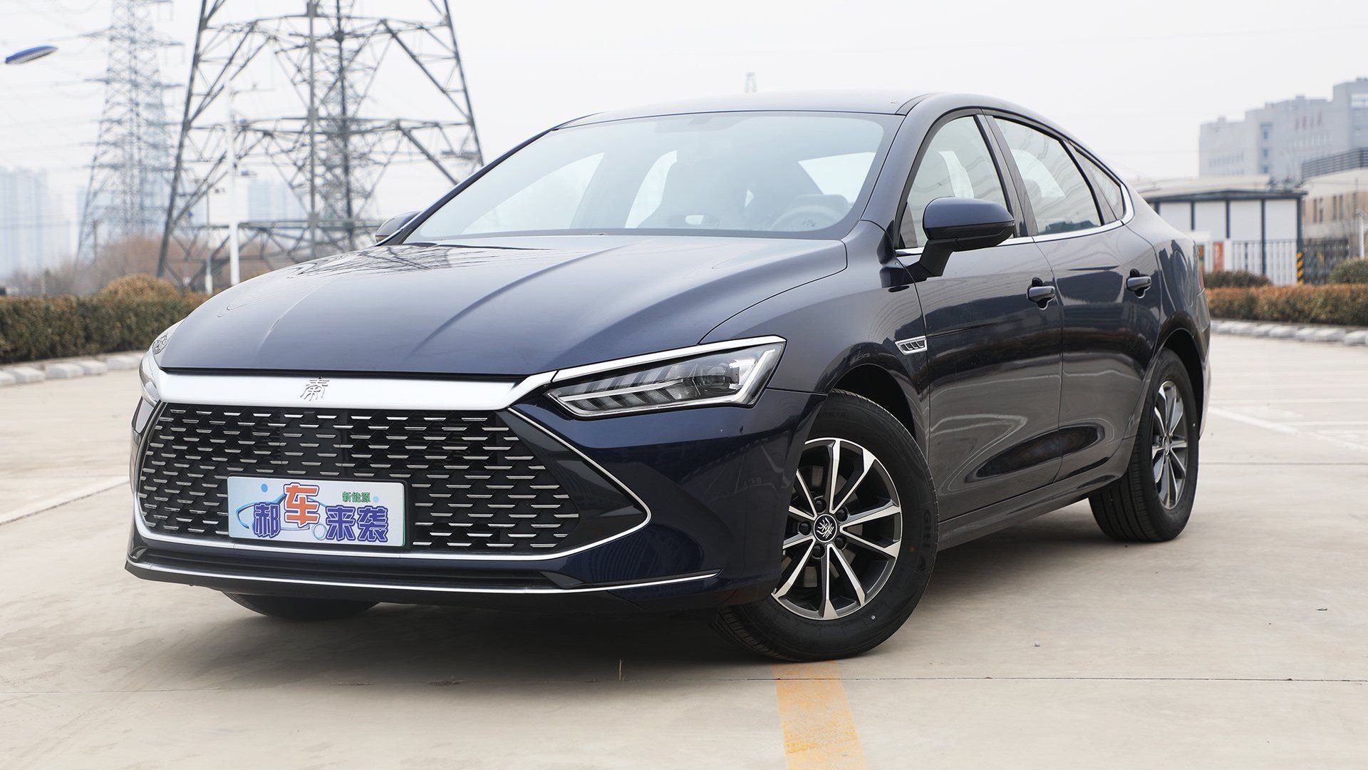 月销量3万辆，油耗1.58L续航1180公里，聊聊比亚迪秦PLUS DM-i