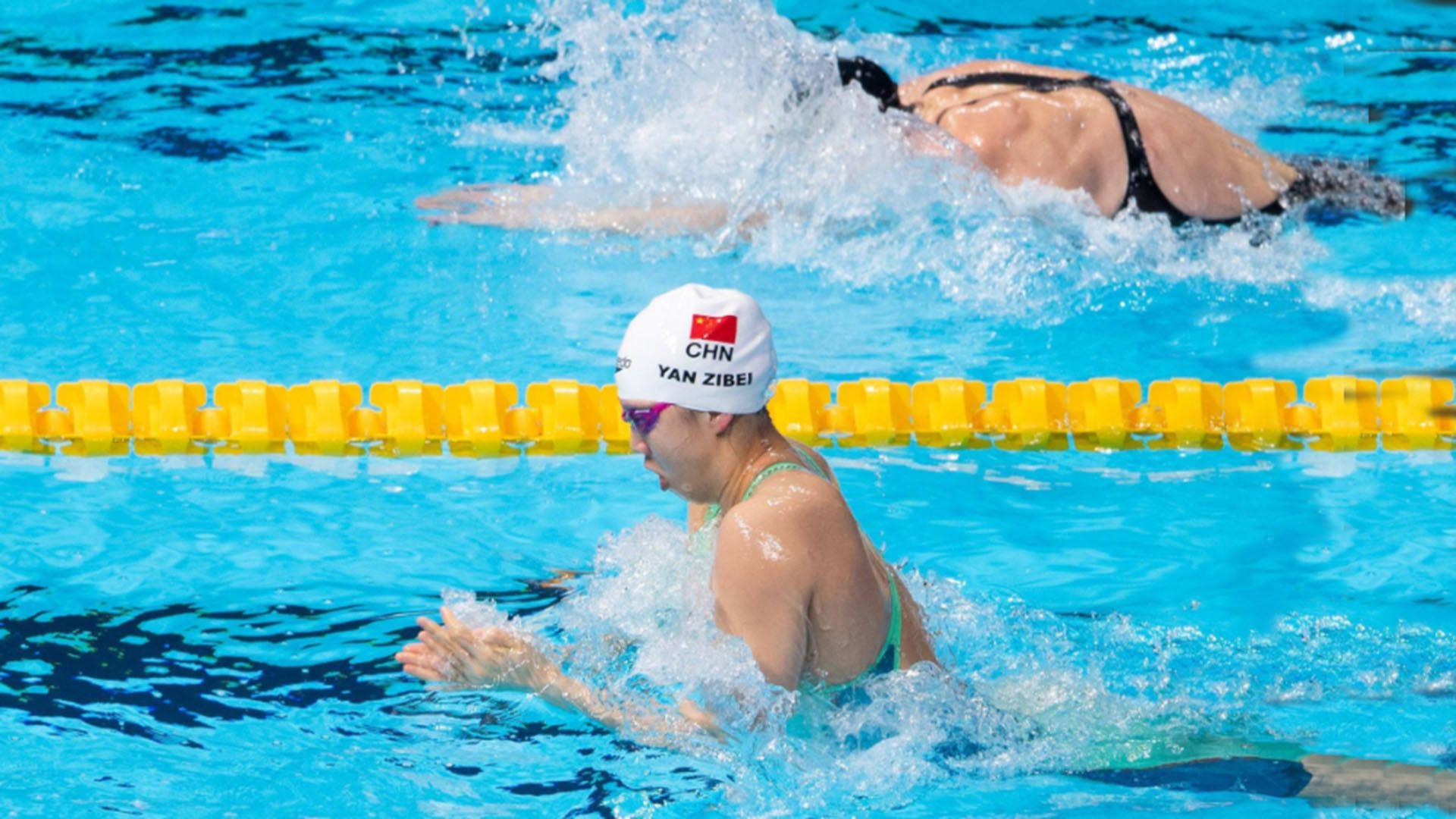 打破桎梏！世锦赛混合泳接力落后，结果唐钱婷大爆发上演疯狂逆袭
