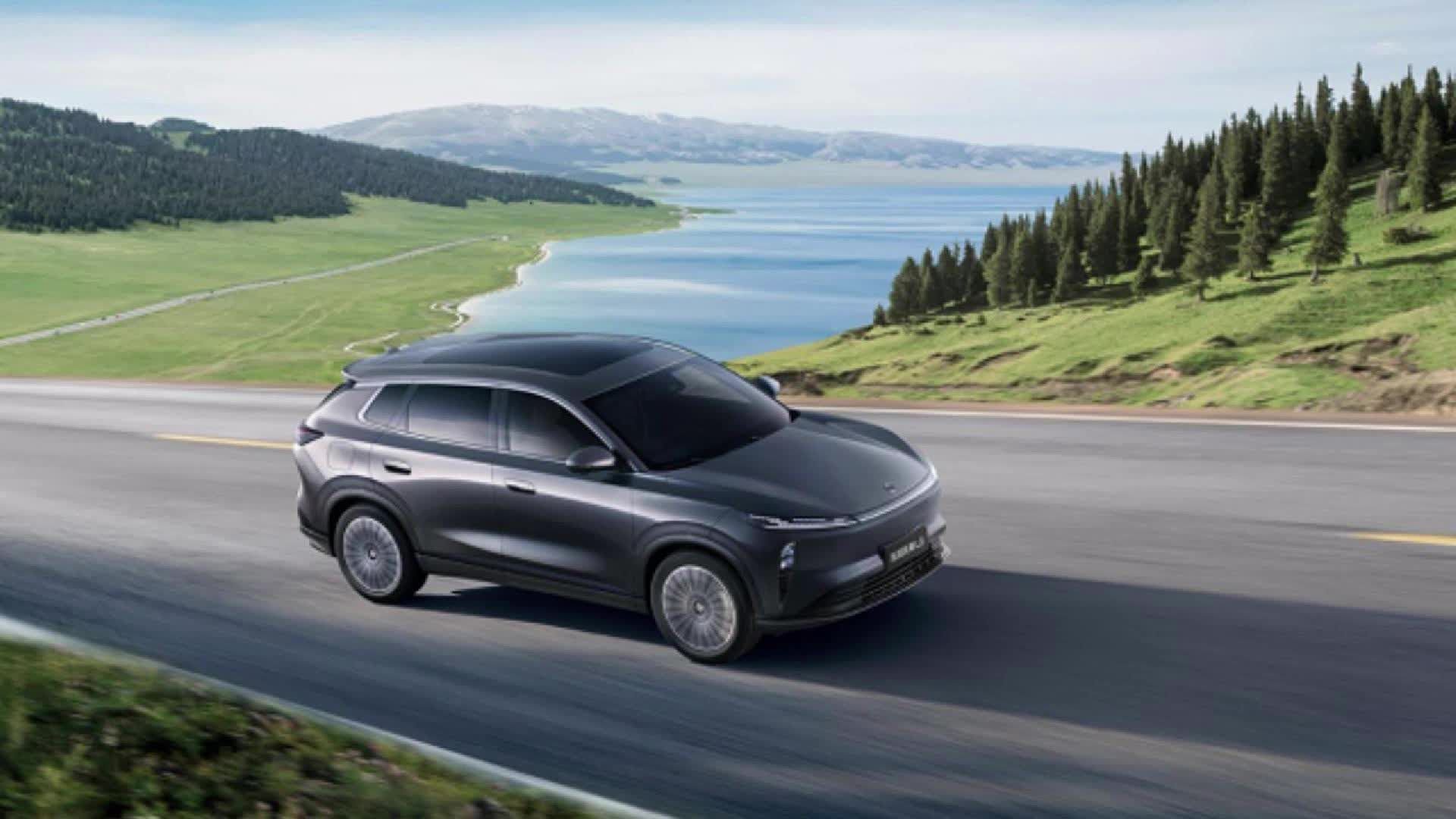 别说国产没豪车！风神L8，冰箱彩电大沙发，零甲醛座舱，11.39万