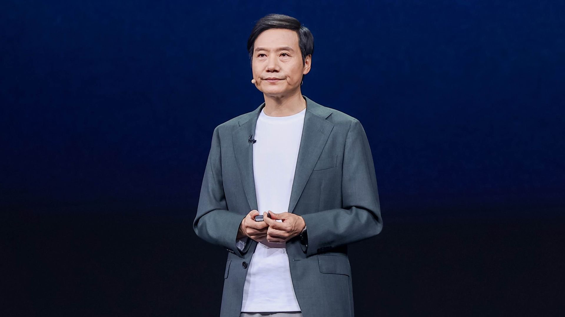 小米汽车安全被质疑，雷军连续发文回应