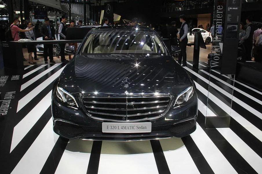 深度解析：奔驰E级国产长轴与进口标轴究竟有何区别？