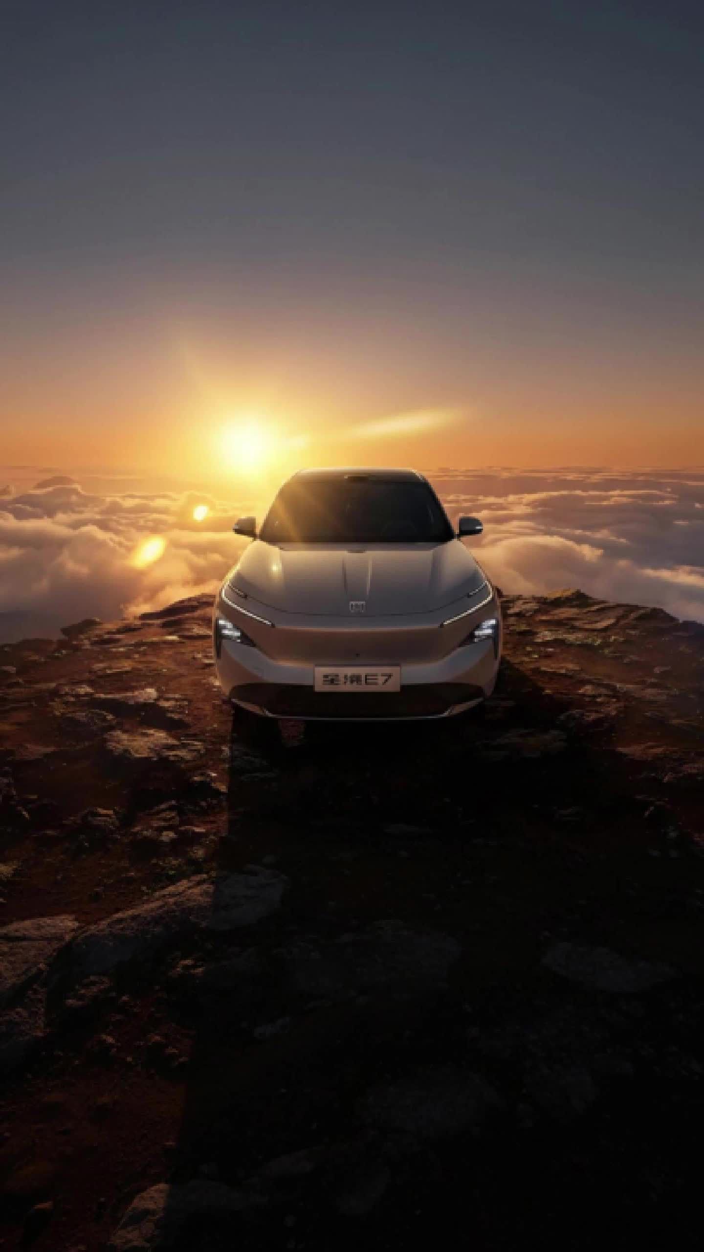 汉兰达迎来劲敌车长4米85插混续航1600公里二排还是零重力