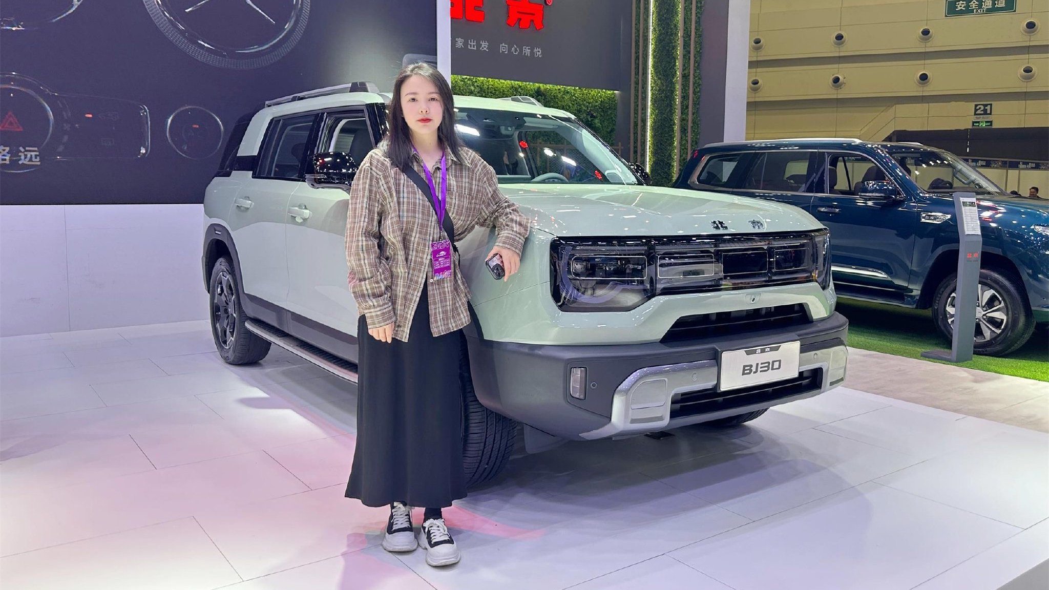 视频：车展打卡北京汽车展台，BJ40和BJ30占据C位，哪款车型更适合你？