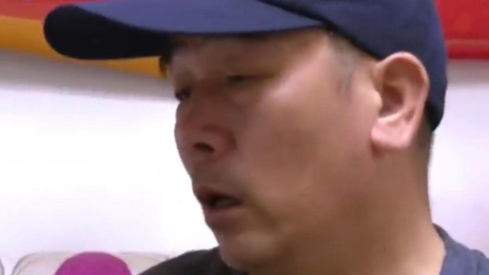 男子花2千在直播间定“奔驰大G”，发货时变成两万八发现被骗