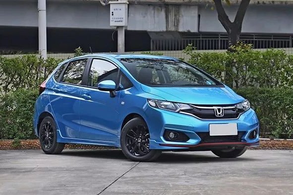 如果给你10万块钱，你是选择飞度还是Polo？为什么？