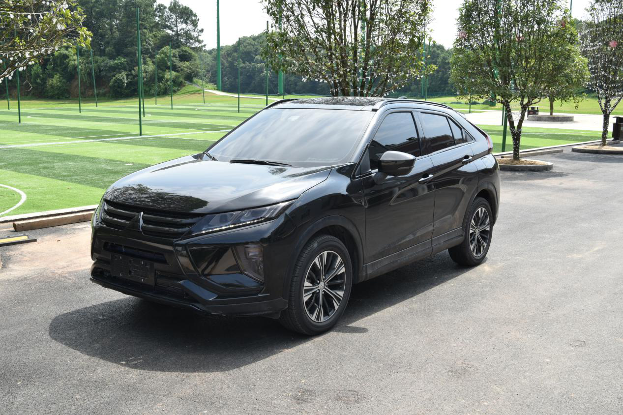 外观大变样，由白变黑的奕歌