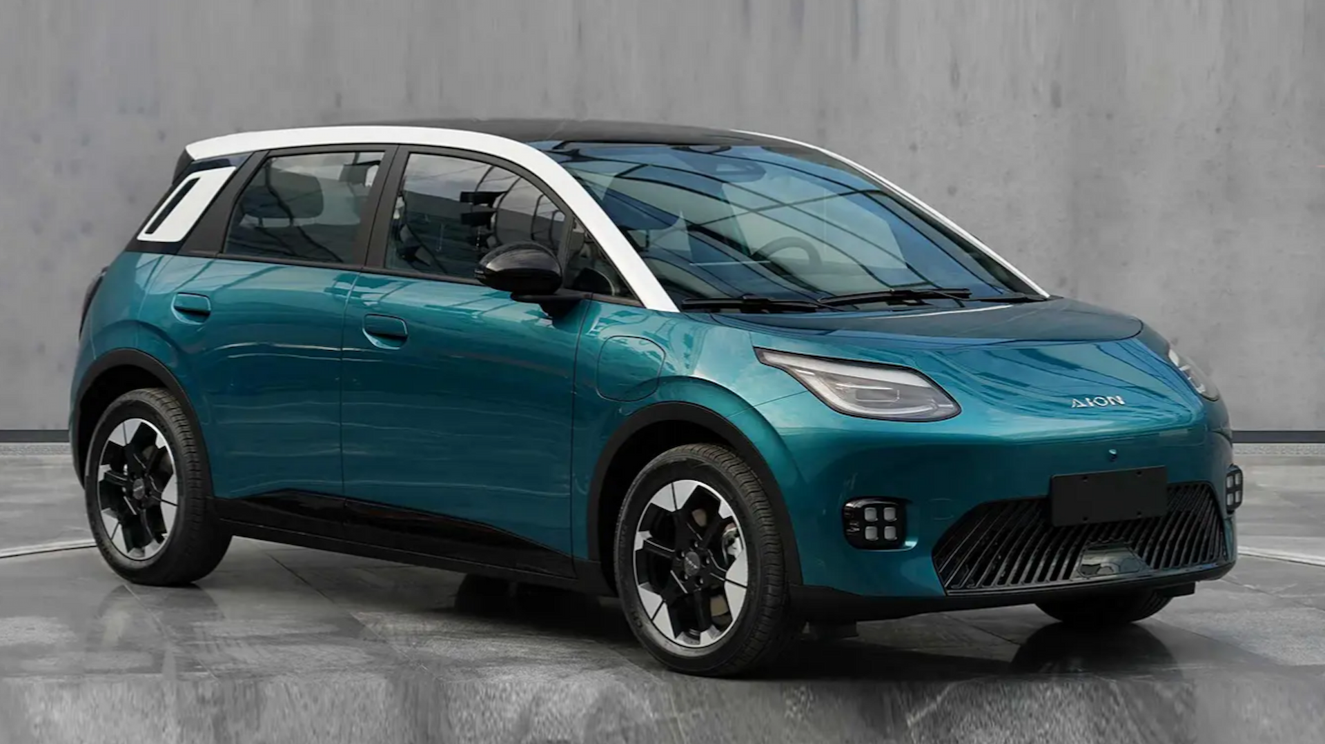 单日订单破万！埃安UT凭什么？8.98万起，2750mm轴距，610km续航
