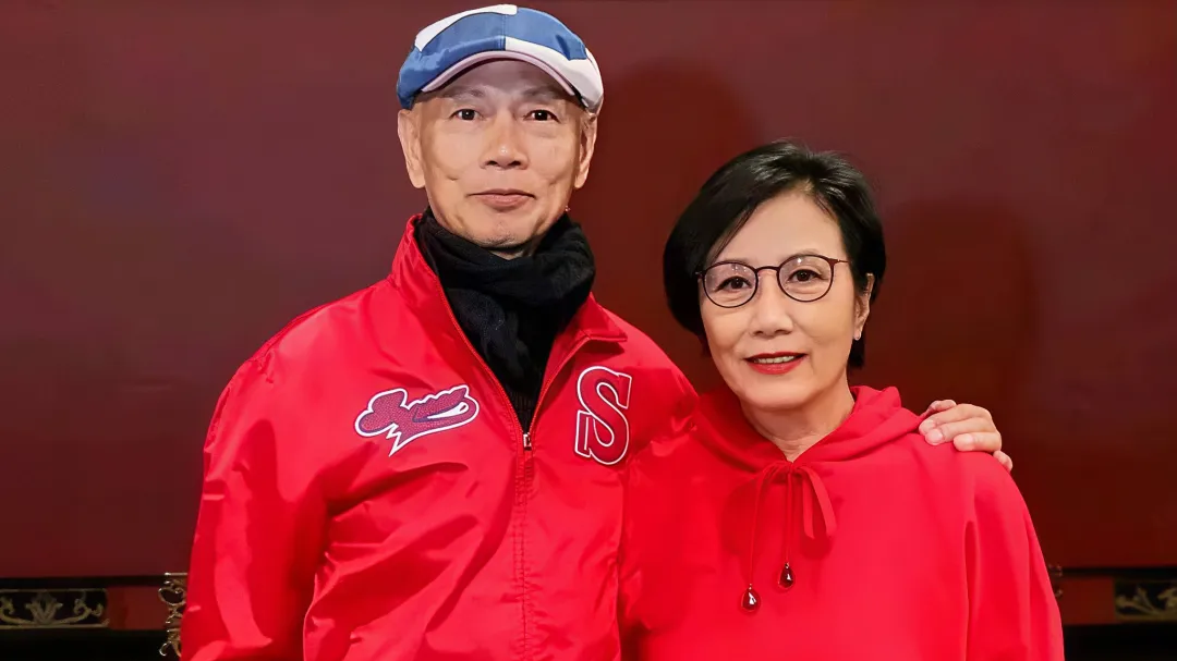 80岁罗家英近况曝光！四度患癌拒绝化疗，与汪明荃结婚17年没孩子