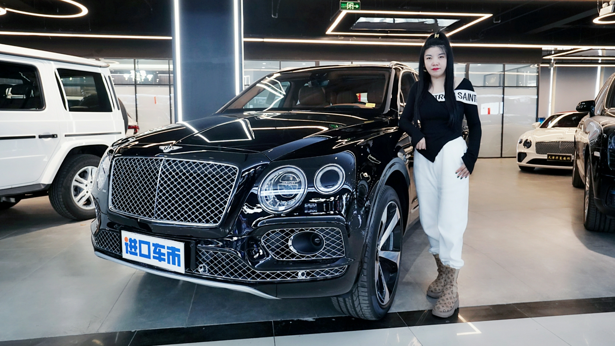 时尚奢华，尽显英伦风范，宾利添越实拍体验