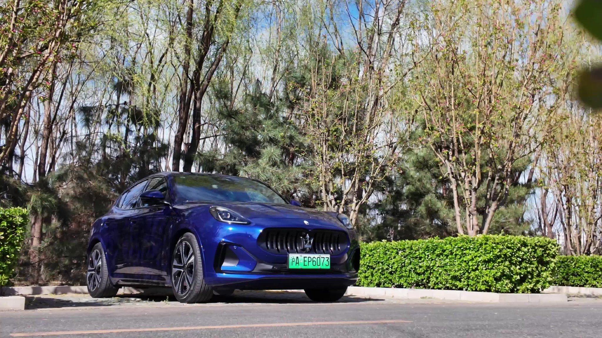 Vlog｜玛莎拉蒂格雷嘉 与纯电豪华SUV一人一车一景