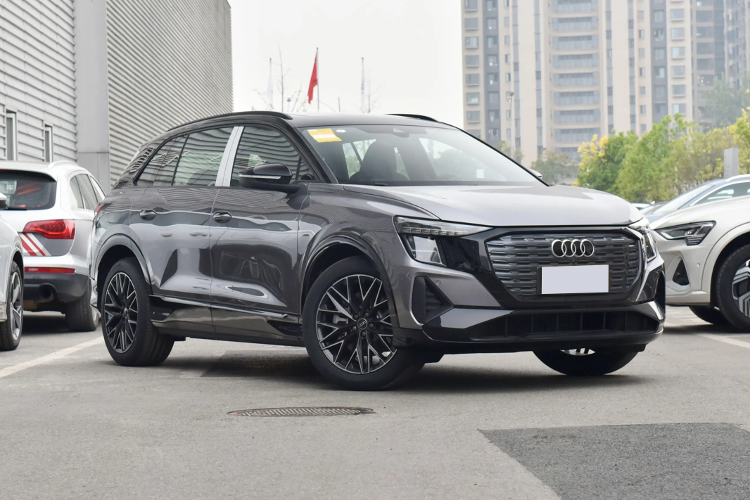 豪华中大型纯电SUV，车长超4.8米，豪横的Q5etron行不行？
