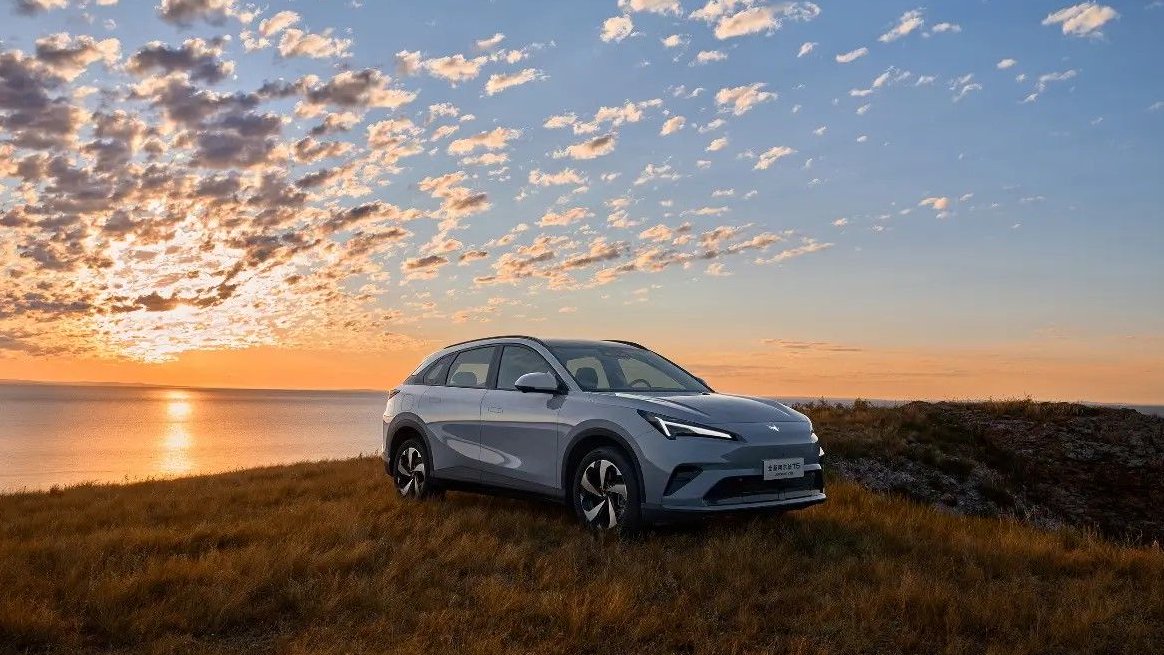 10.98万起全新阿尔法T5上市，最像真人驾驶的驾驶辅助新体验