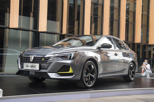 头顶3平米大天幕，外披荣麟展翼外甲，荣威全新轿车9月上市