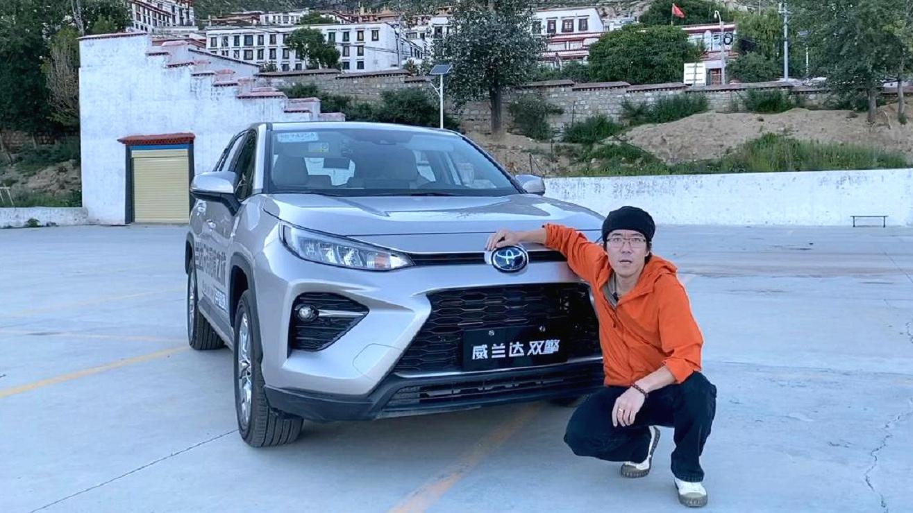 开着威兰达去朝圣，2.5L省油利器，对得起圣地的蔚蓝
