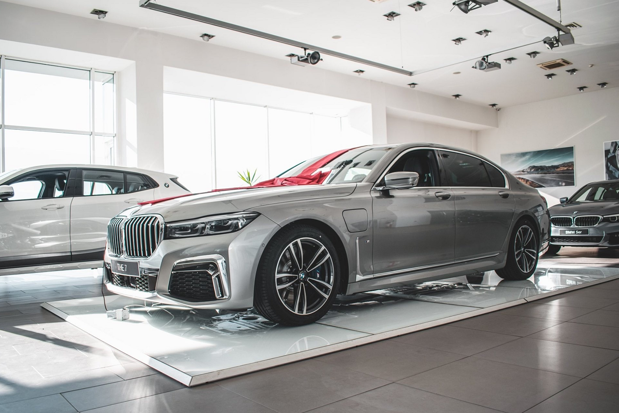 全新宝马745Le插电混动版海外实拍！有望今年国内上市！